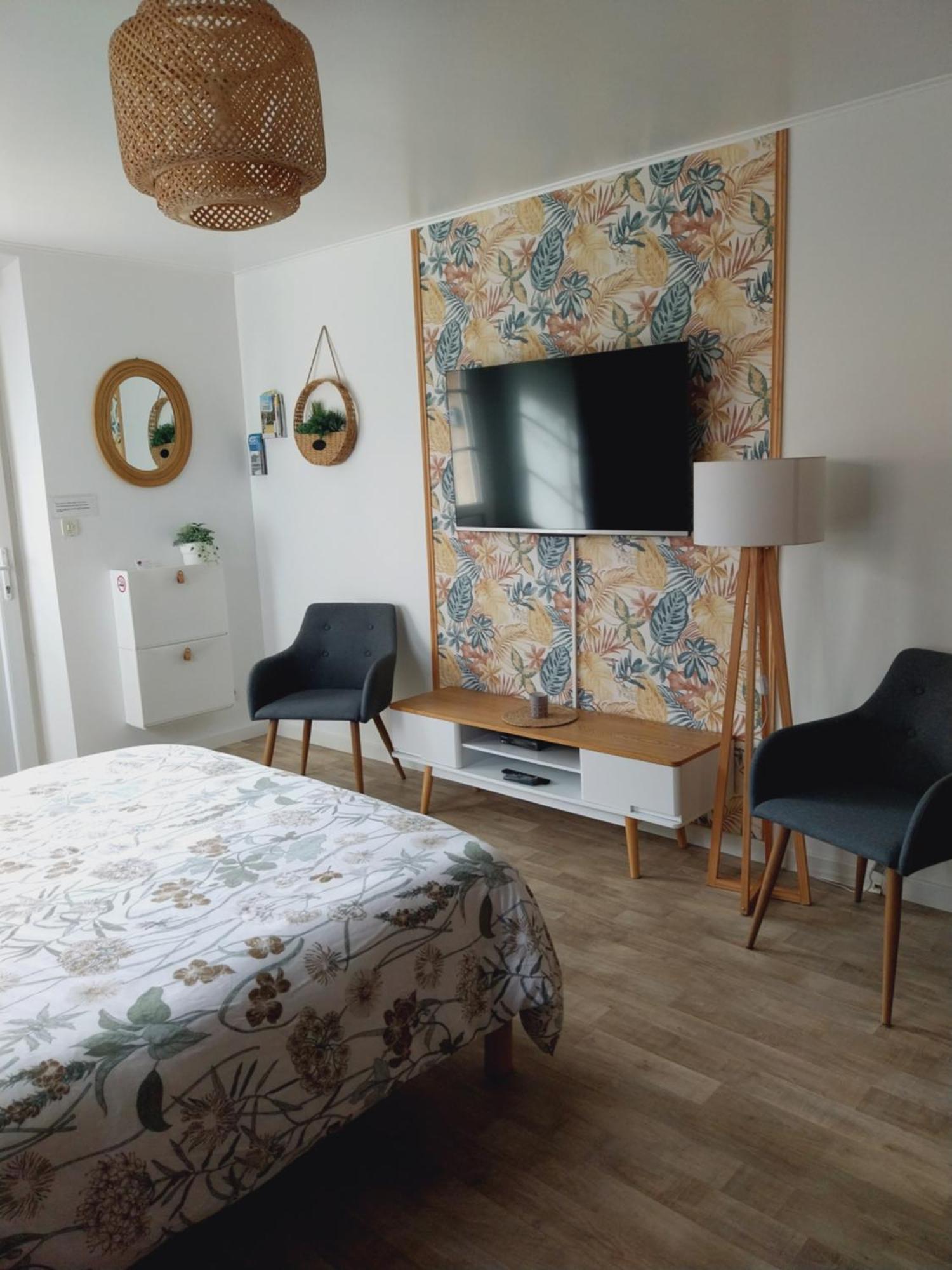 Superbe Grand Studio Tout Confort Avec Exterieur Poussan Εξωτερικό φωτογραφία
